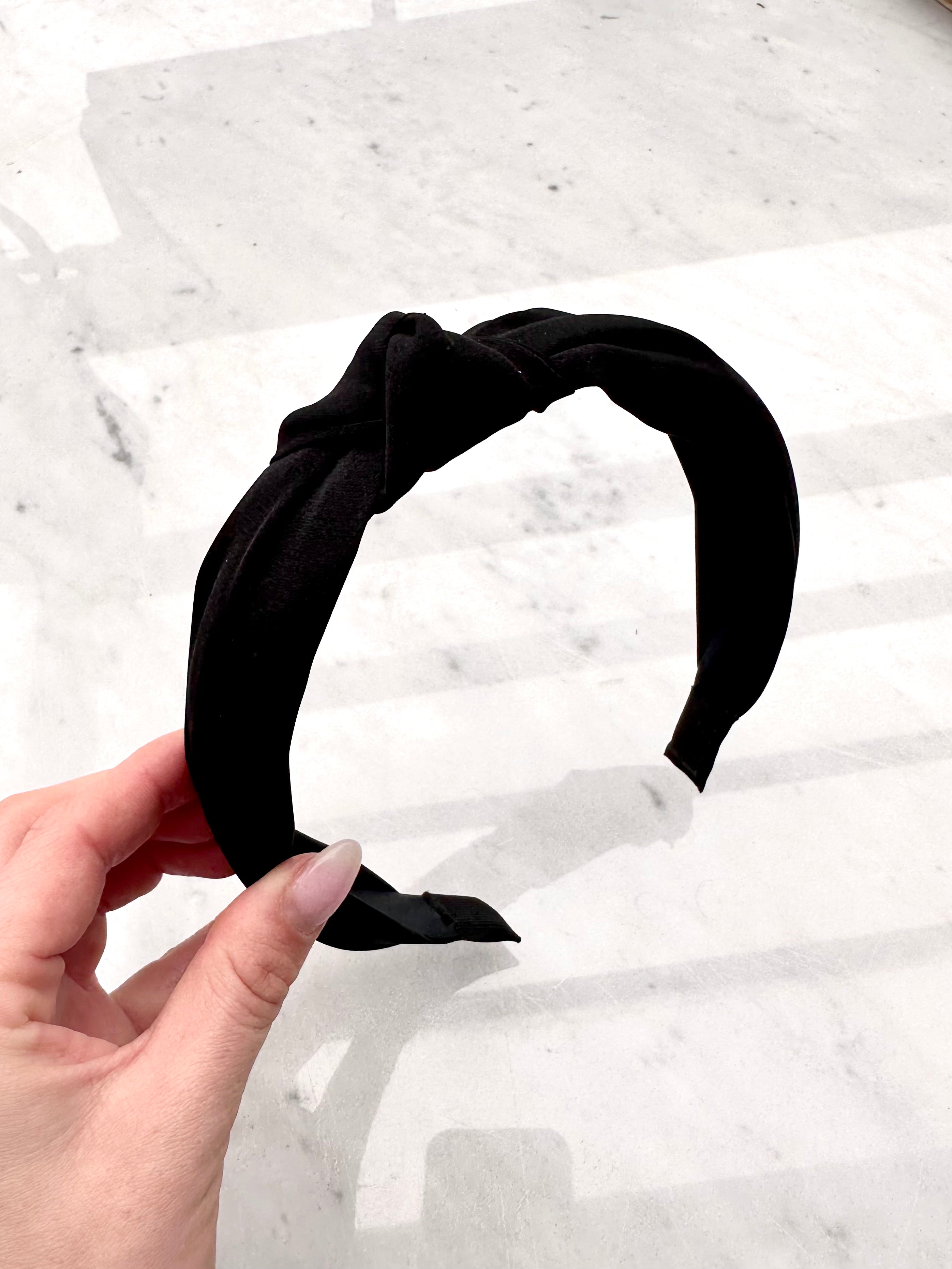 Elica - Sort hårbøjle med knude